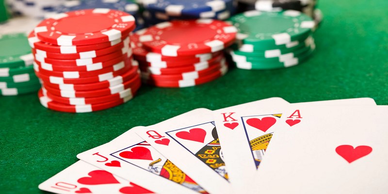 Poker là siêu phẩm nổi tiếng thuộc thể loại bài đỏ đen