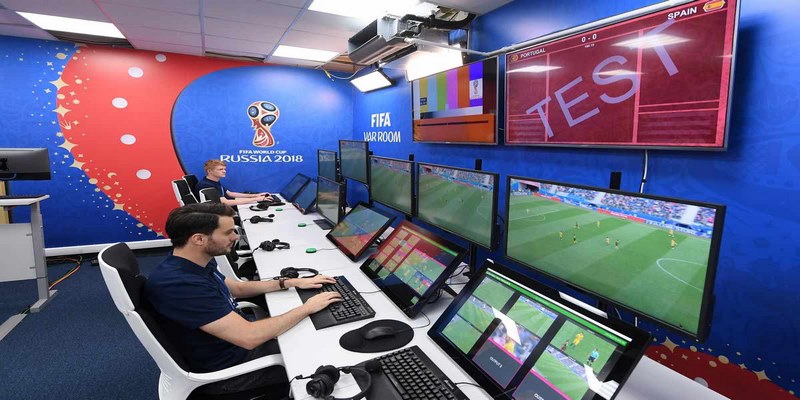 VAR là gì? Hay còn được gọi là Video Assistant Referee